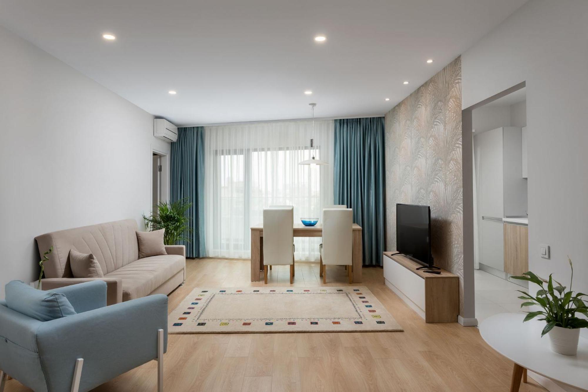 Family Room Balcony,1758470913:JPEG