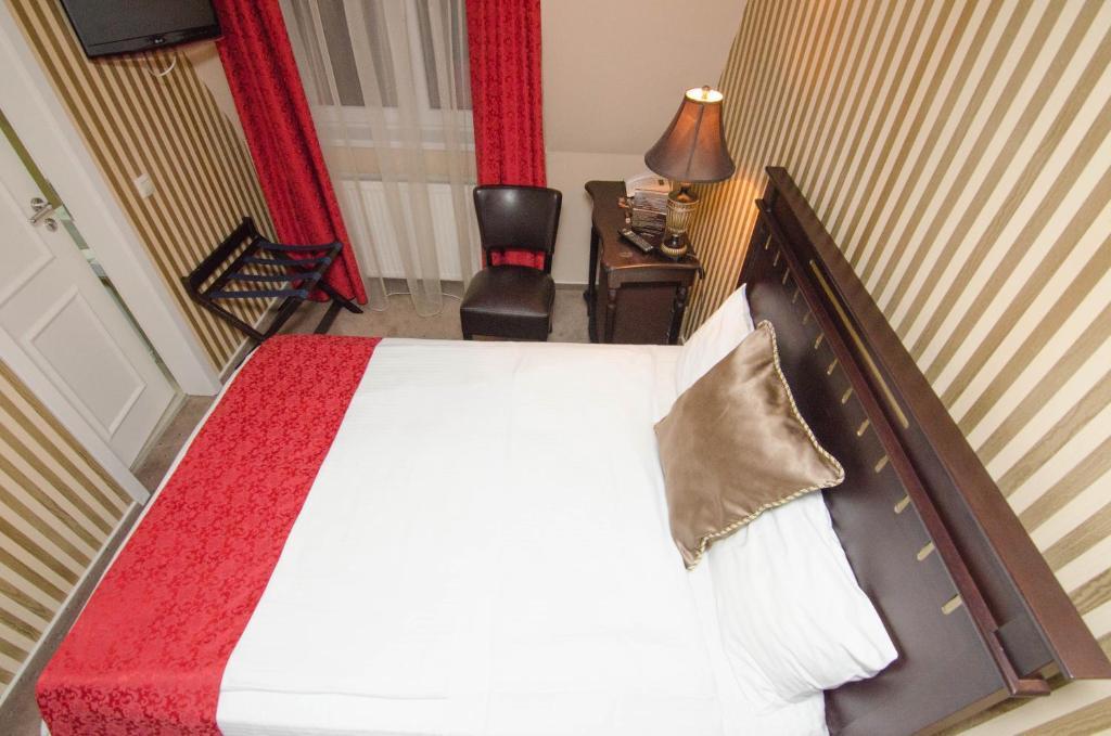 Single Room,50774995:JPEG